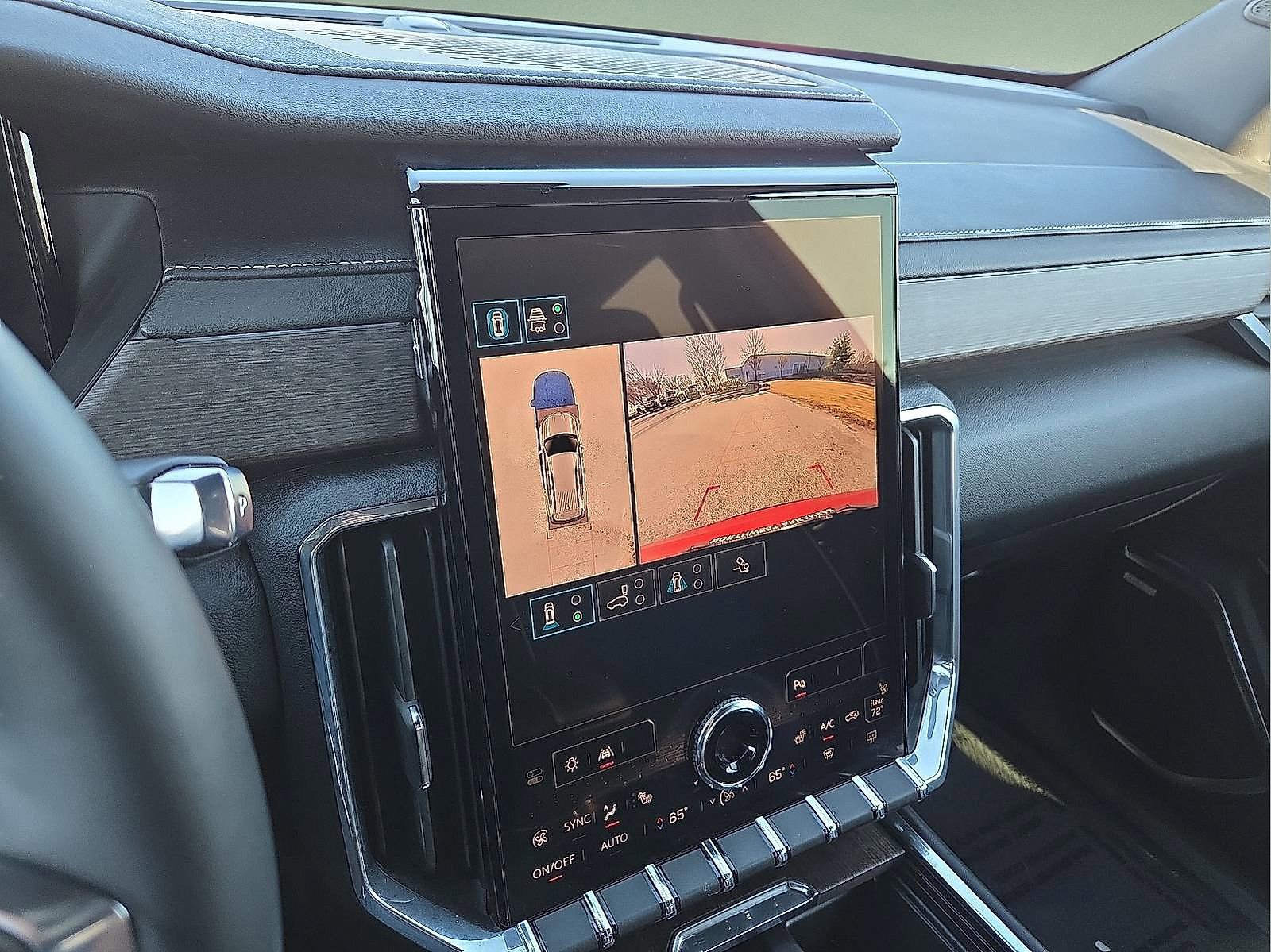 Used 2025 GMC Acadia Denali image 16