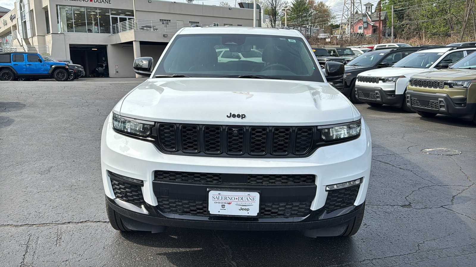 Certified 2025 Jeep Grand Cherokee L Limited w/ Luxury Tech Group II AWD/4WD image 13