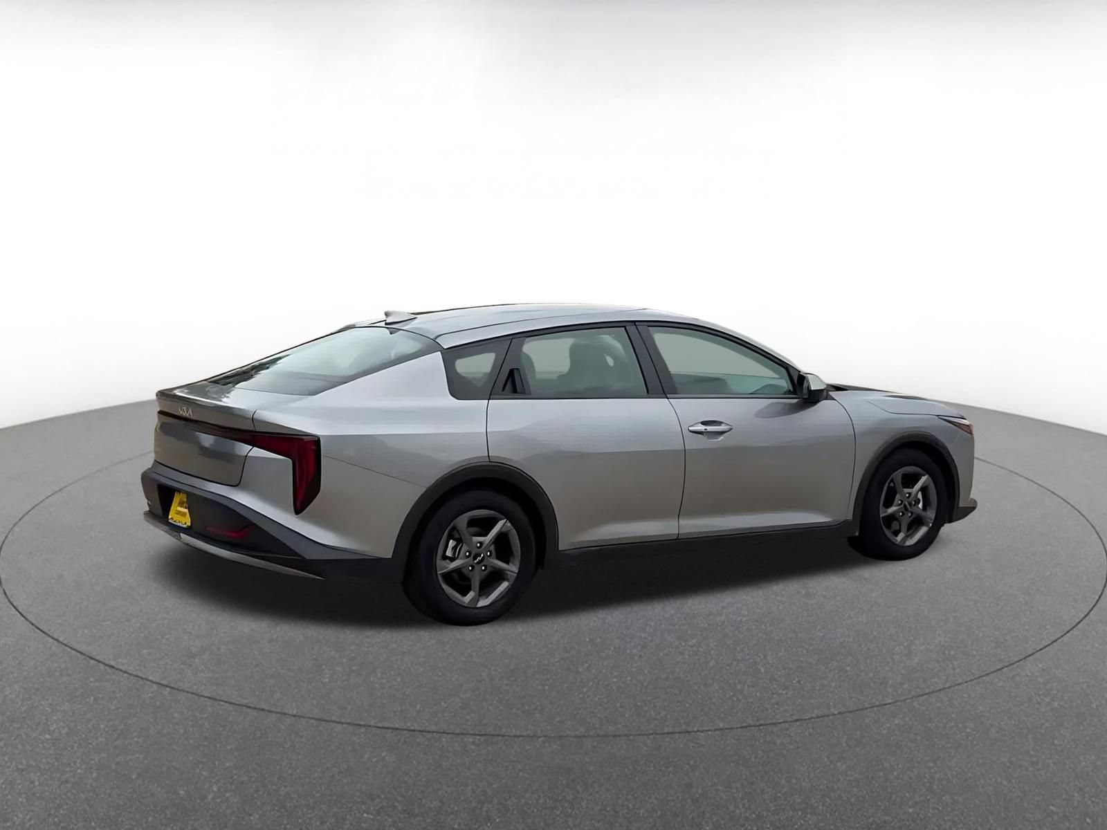 Used 2025 Kia K4 FWD image 14