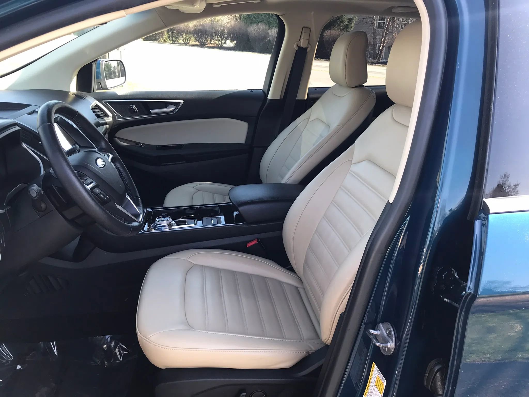 Used 2020 Ford Edge SEL w/ Cold Weather Package image 2