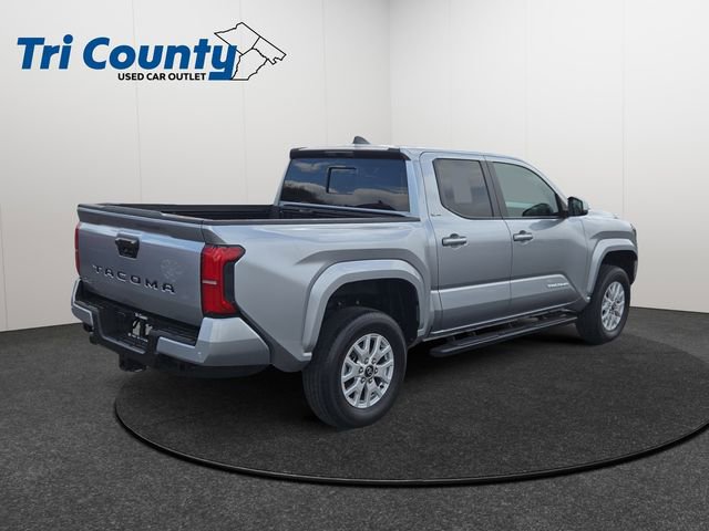Used 2025 Toyota Tacoma SR5 AWD/4WD image 8