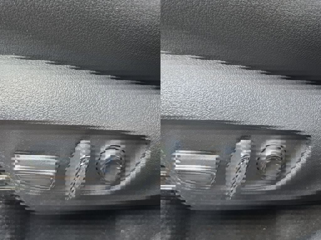 Used 2025 Toyota Grand Highlander AWD image 16