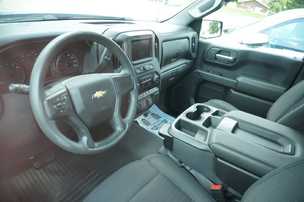 Used 2022 Chevrolet Silverado 1500 Custom AWD/4WD image 3