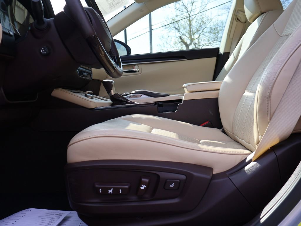 Used 2018 Lexus ES 350 w/ Luxury Package w/Wood Trim FWD image 33
