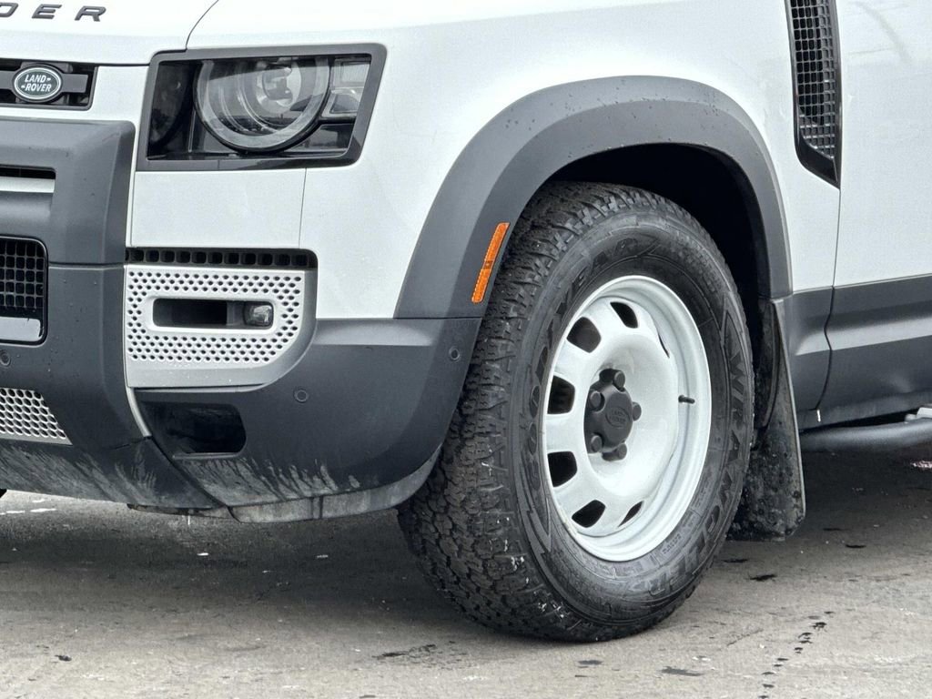 Used 2023 Land Rover Defender 110 S image 8