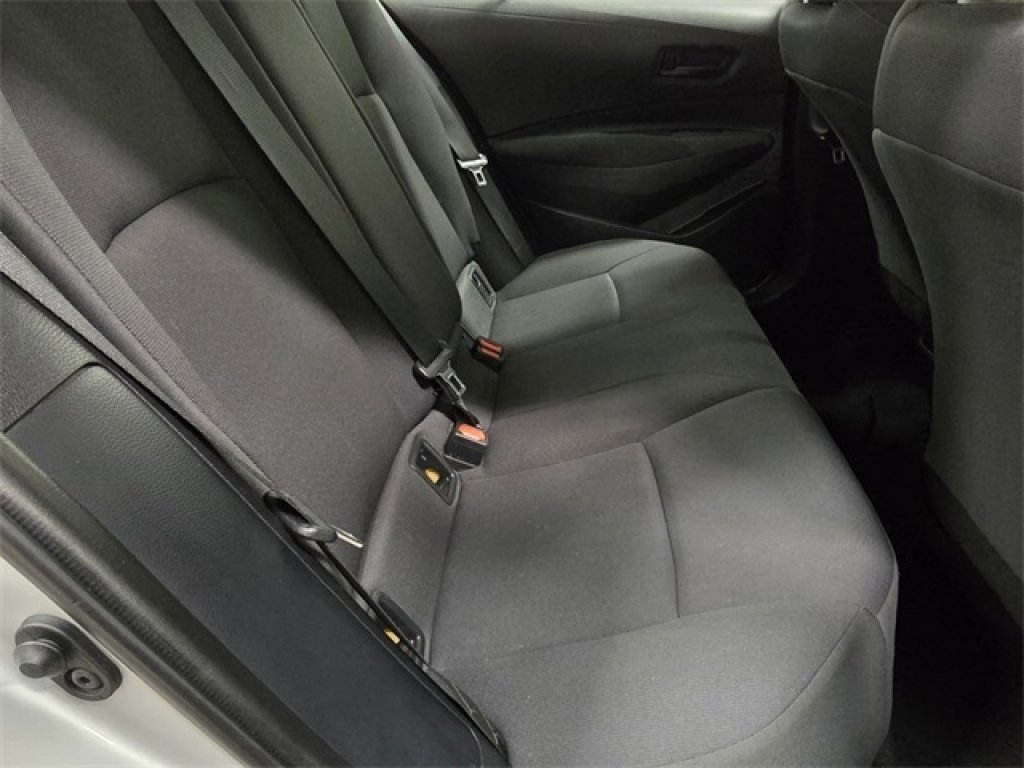 Used 2022 Toyota Corolla LE image 16
