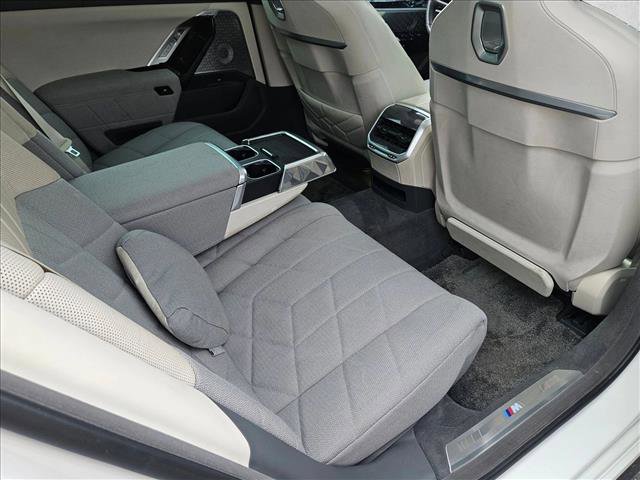 Used 2023 BMW 760i xDrive AWD/4WD image 19