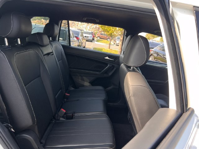 Used 2022 Volkswagen Tiguan SE R-Line FWD image 27