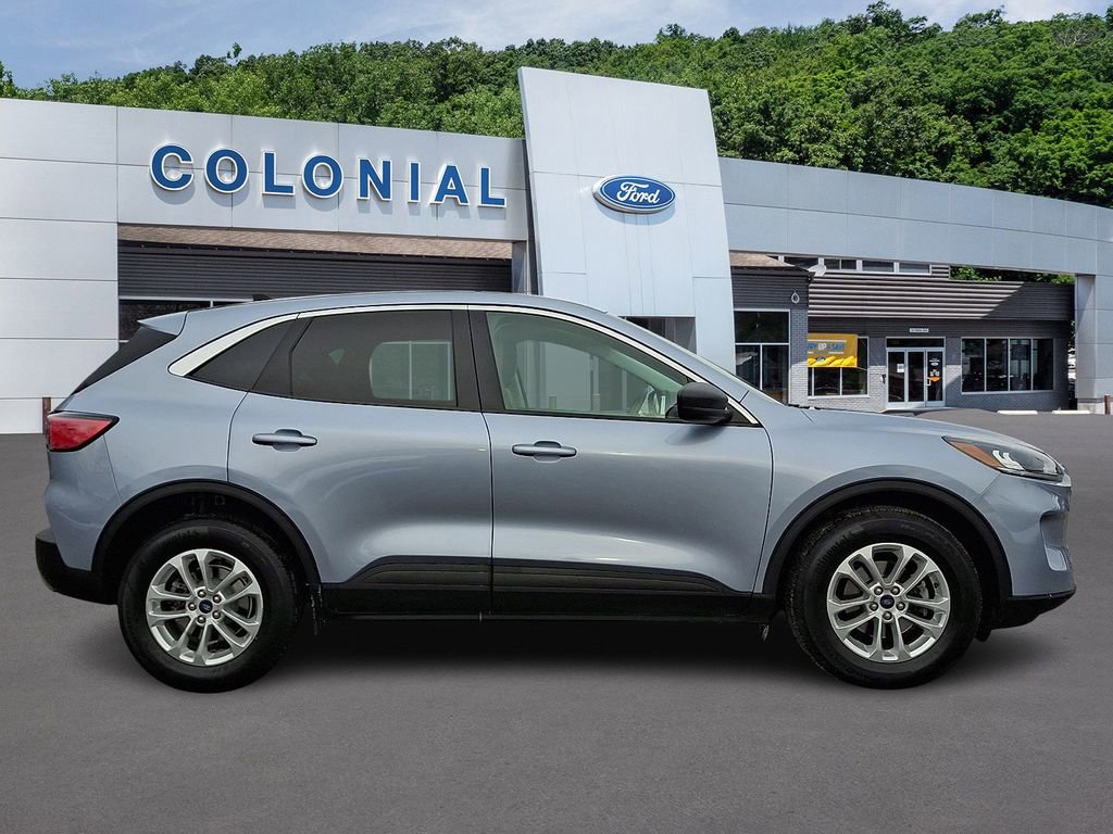 Used 2022 Ford Escape SE w/ Cold Weather Package image 7