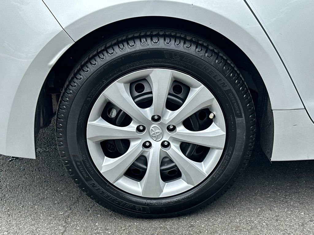 Used 2024 Toyota Corolla LE FWD image 7