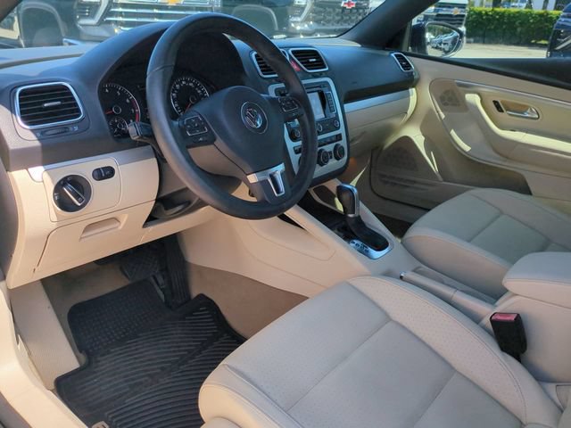 Used 2015 Volkswagen Eos Komfort FWD image 17
