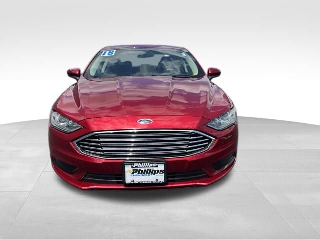 Used 2018 Ford Fusion SE w/ Fusion SE Technology Package FWD image 3