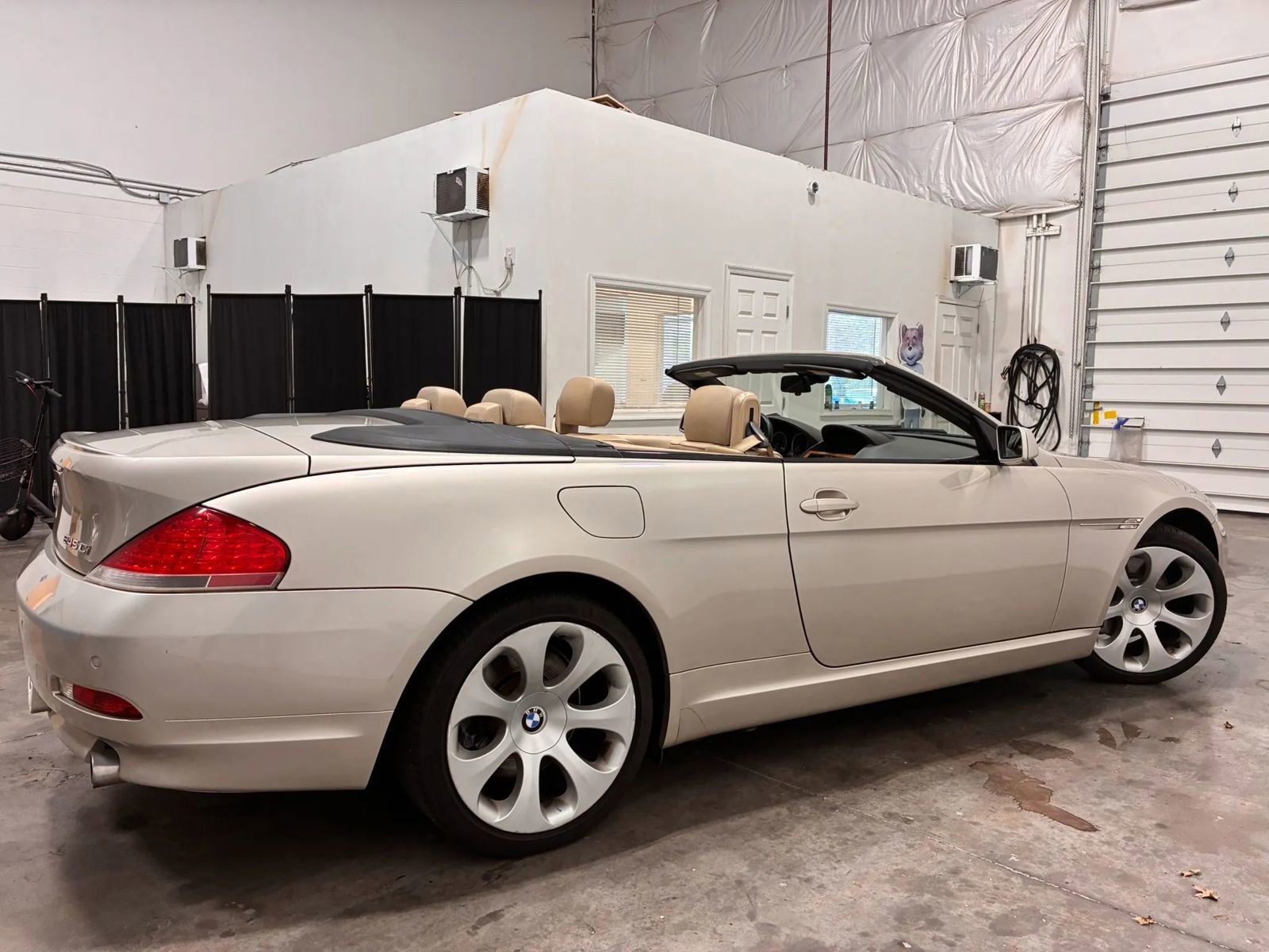 Used 2005 BMW 645Ci Convertible RWD image 8