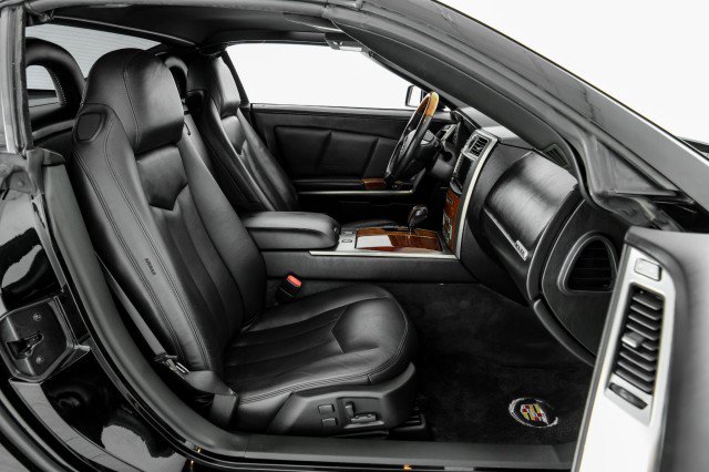 Used 2006 Cadillac XLR RWD image 31