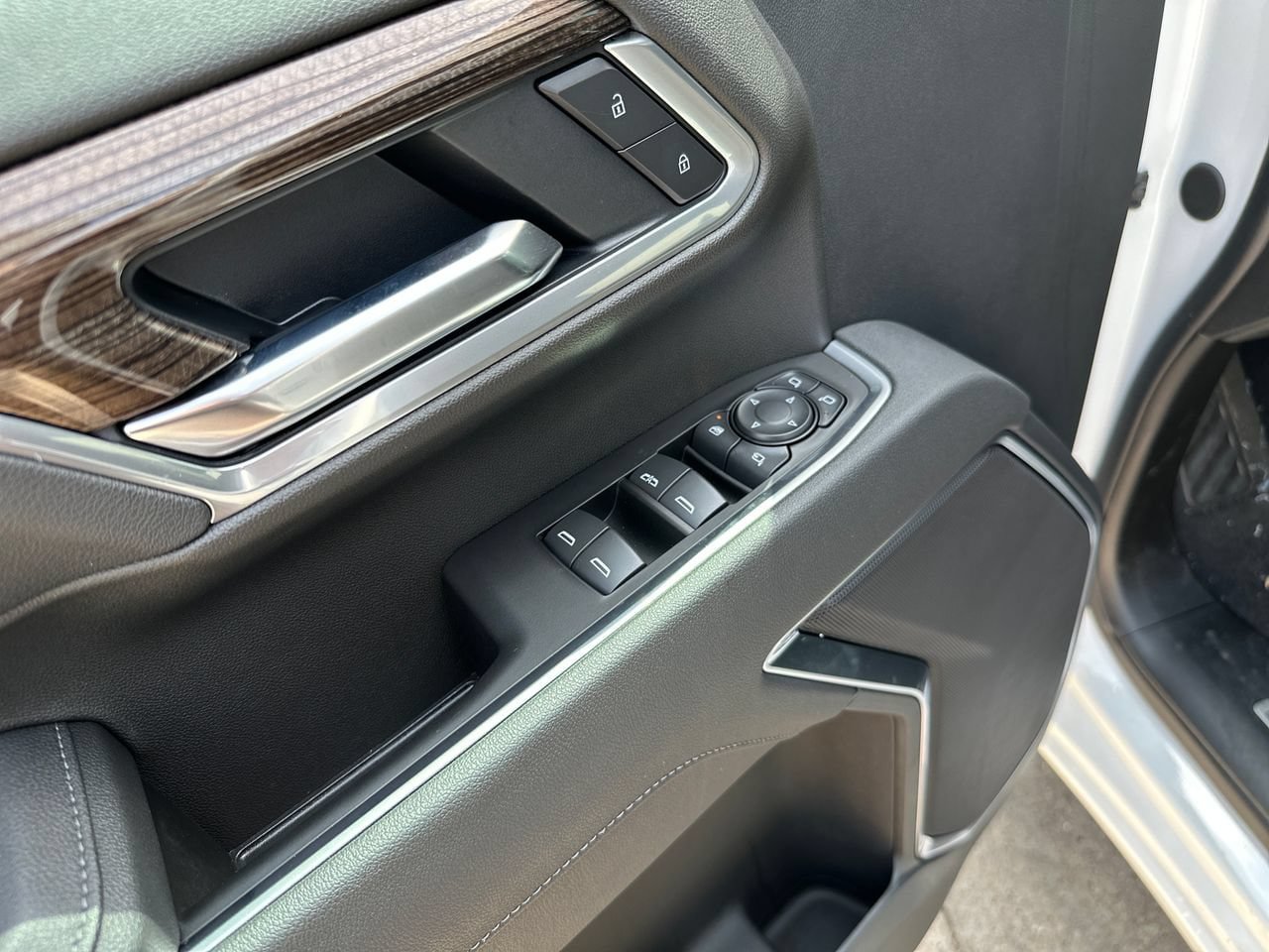New 2026 Chevrolet Silverado 2500 LT w/ Texas Edition AWD/4WD image 12