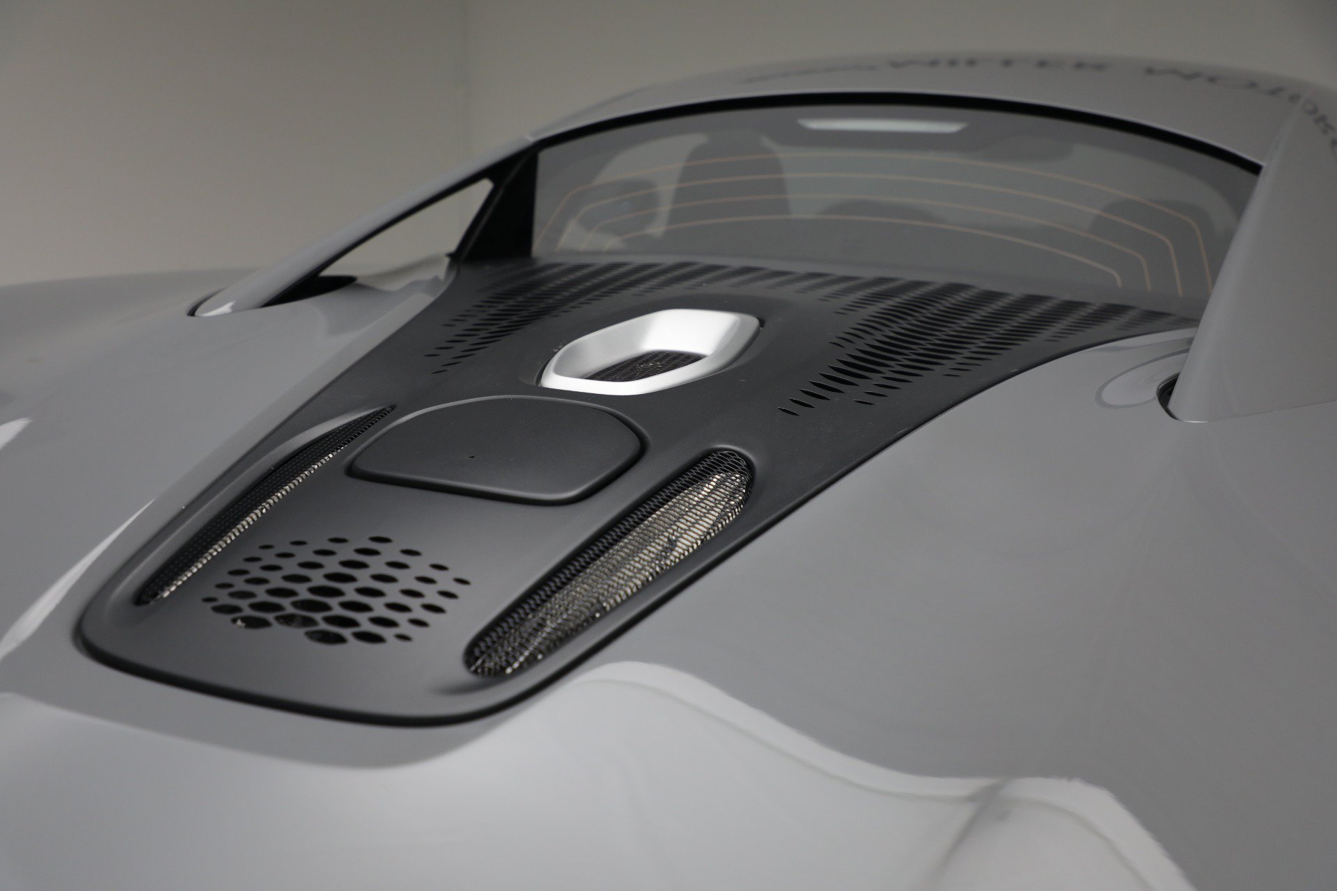 Used 2023 McLaren Artura RWD image 37