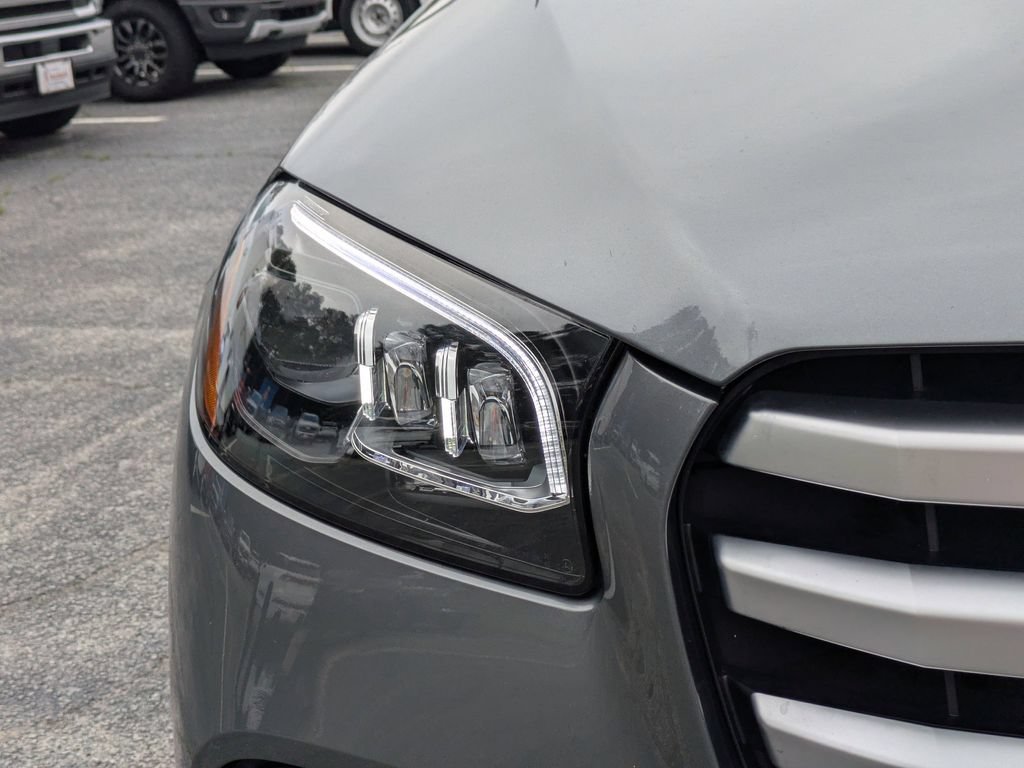 Used 2025 Mercedes-Benz GLS 450 4MATIC image 10