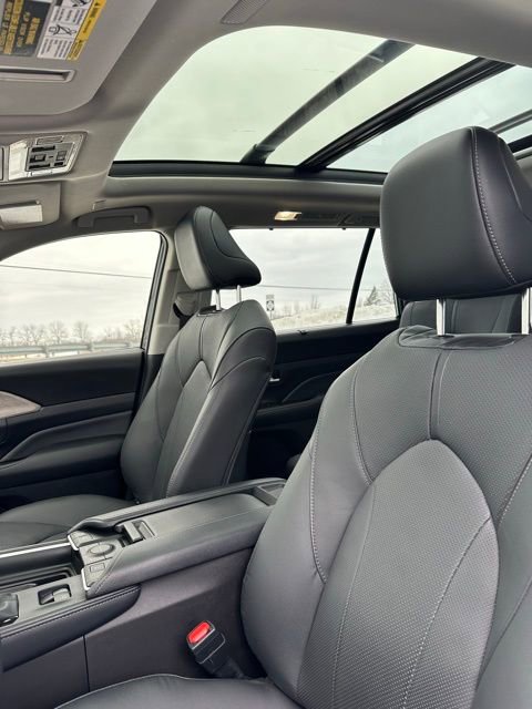 Used 2026 Toyota Grand Highlander Limited image 22