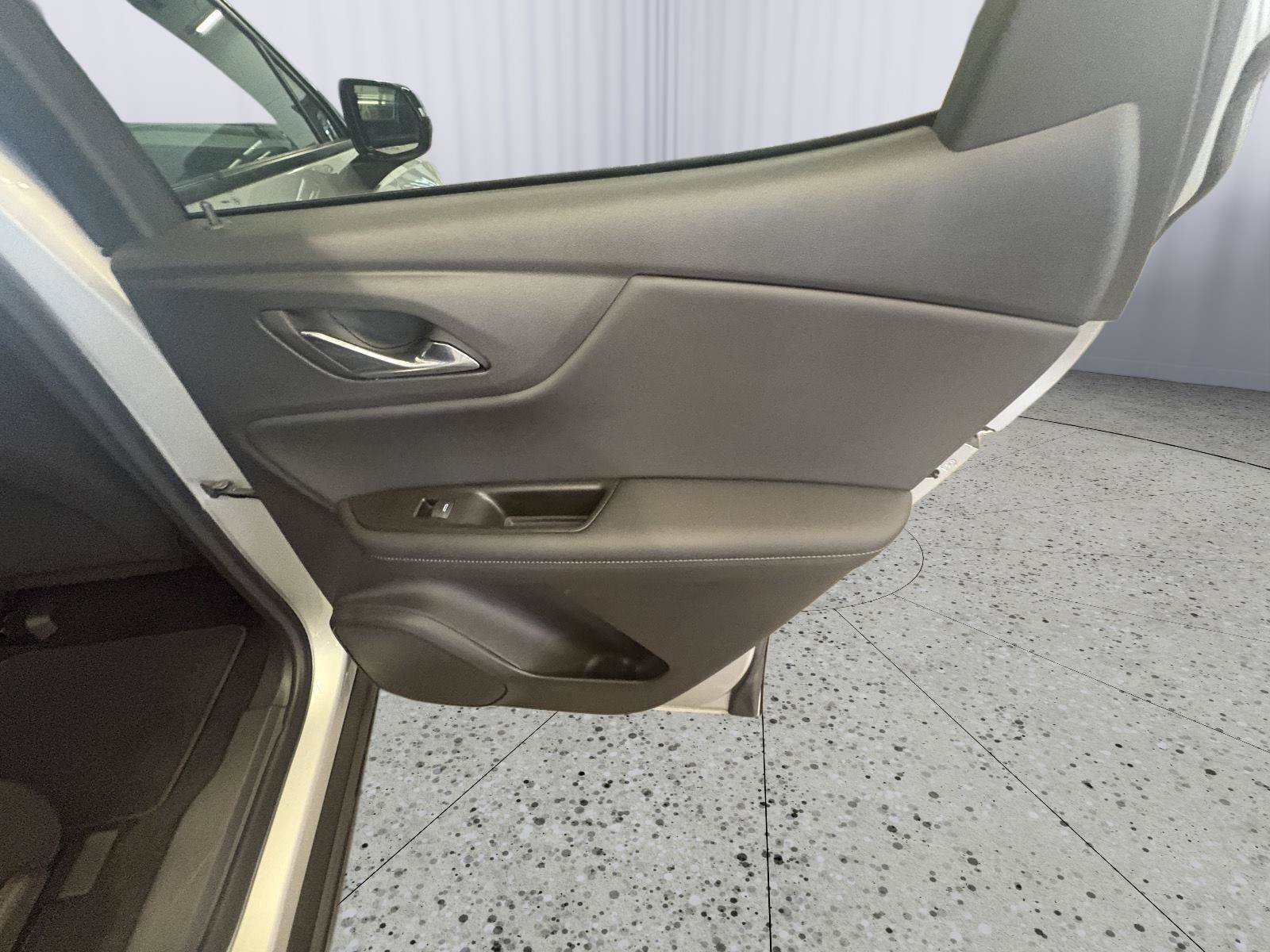 Used 2021 Chevrolet Blazer LT FWD image 15