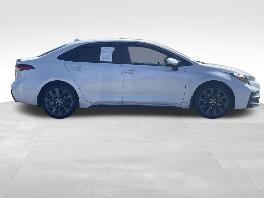 Used 2025 Toyota Corolla XSE image 2