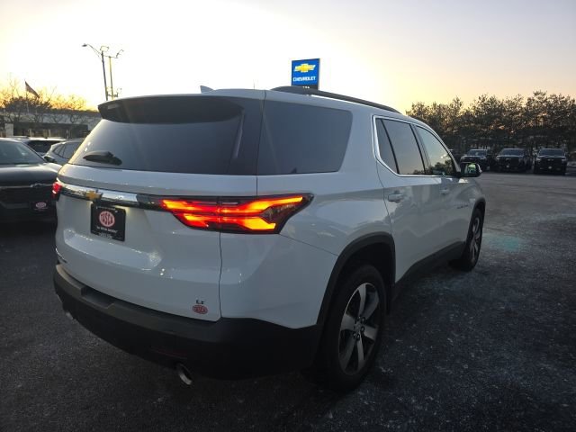 Used 2023 Chevrolet Traverse LT w/ LT Premium Package image 4