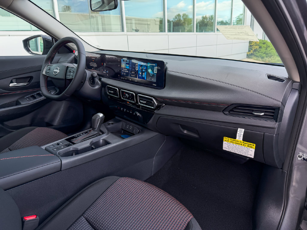 New 2027 Nissan Sentra SR w/ Floor Mat Package FWD image 7
