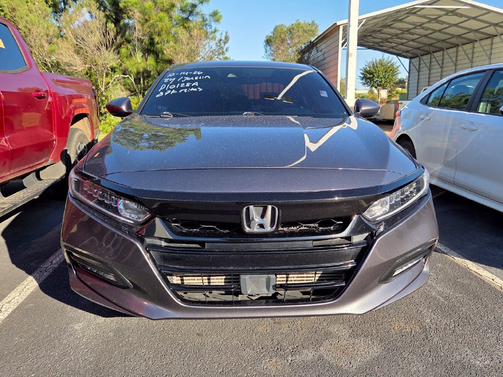 Used 2018 Honda Accord Sport image 2