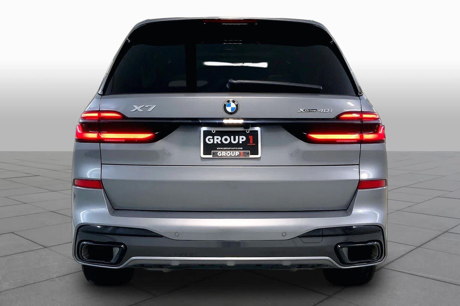 Used 2026 BMW X7 xDrive40i w/ M Sport Package AWD/4WD image 4