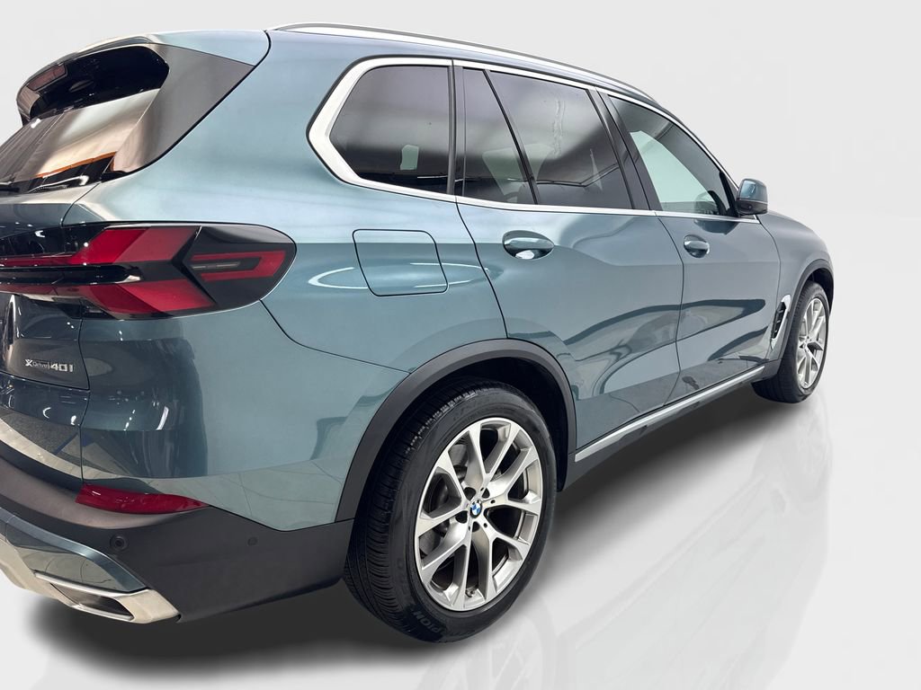 Used 2024 BMW X5 xDrive40i w/ Parking Assistance Package AWD/4WD image 13