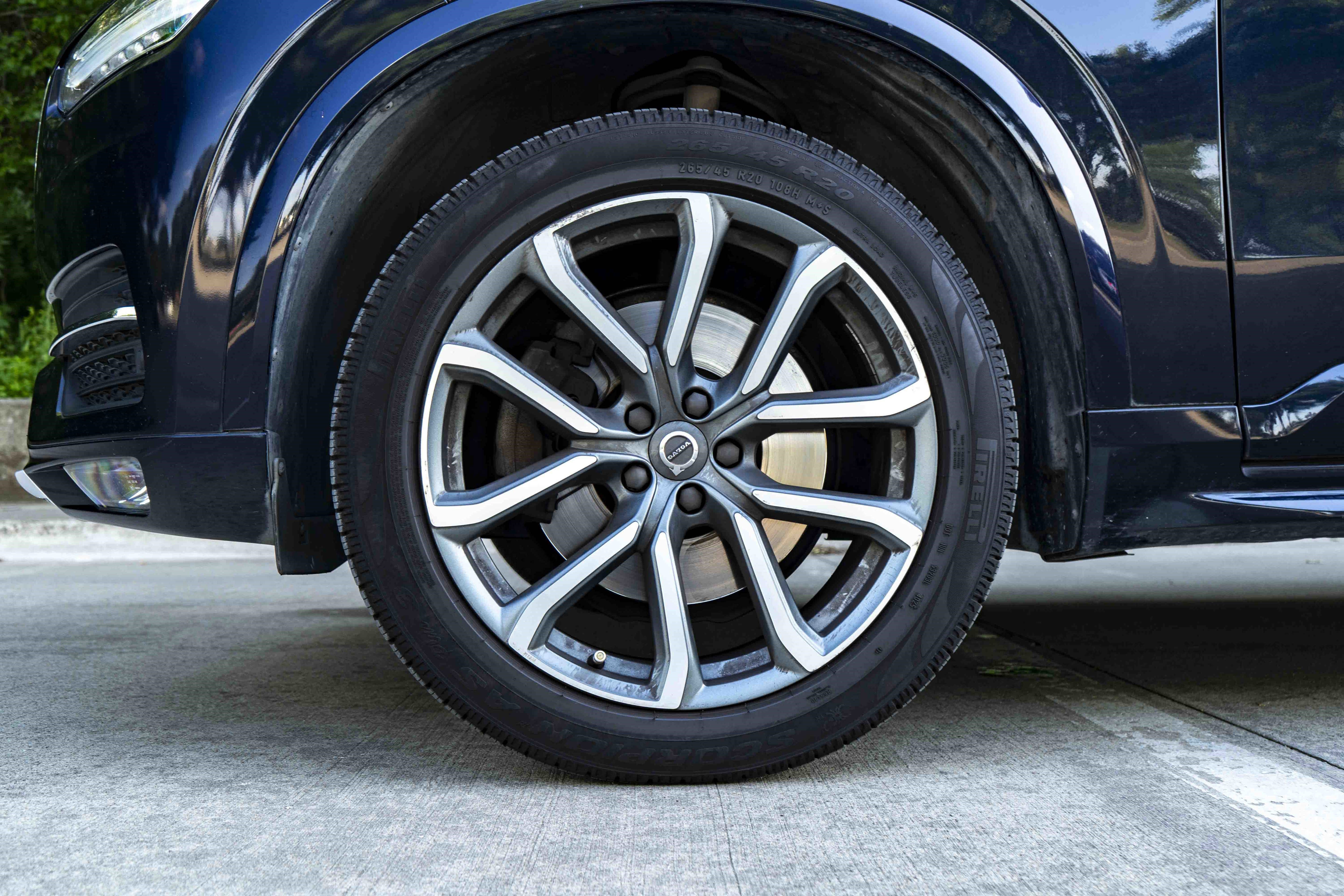 Used 2019 Volvo XC90 T6 Momentum w/ Protection Package Premier AWD/4WD image 14
