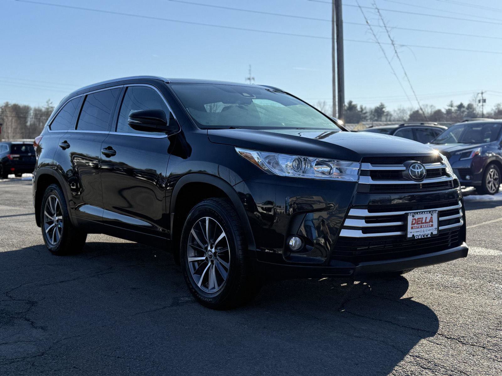 Used 2019 Toyota Highlander XLE image 3