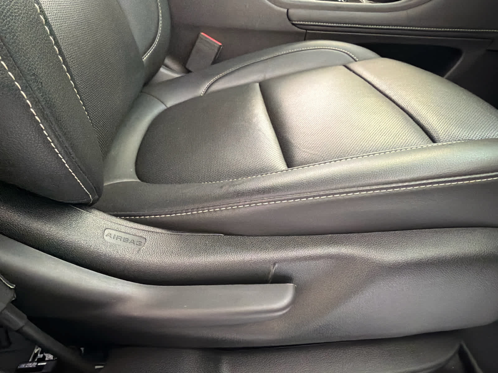 Used 2023 GMC Acadia SLT FWD image 29