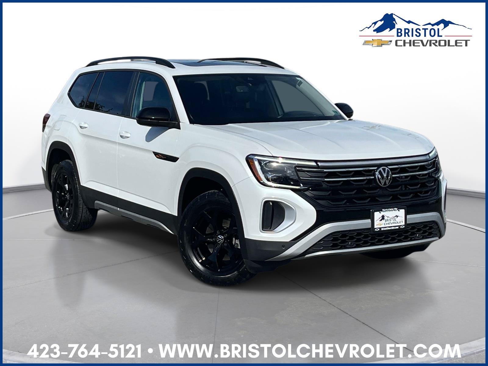 Used 2024 Volkswagen Atlas Peak Edition SEL AWD/4WD image 1