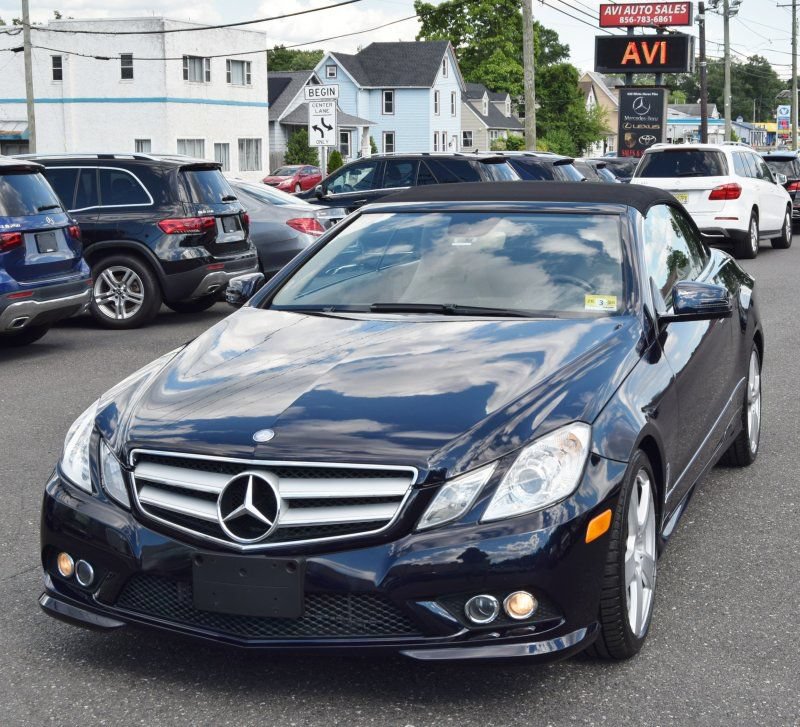 Used 2011 Mercedes-Benz E 550 Cabriolet image 3