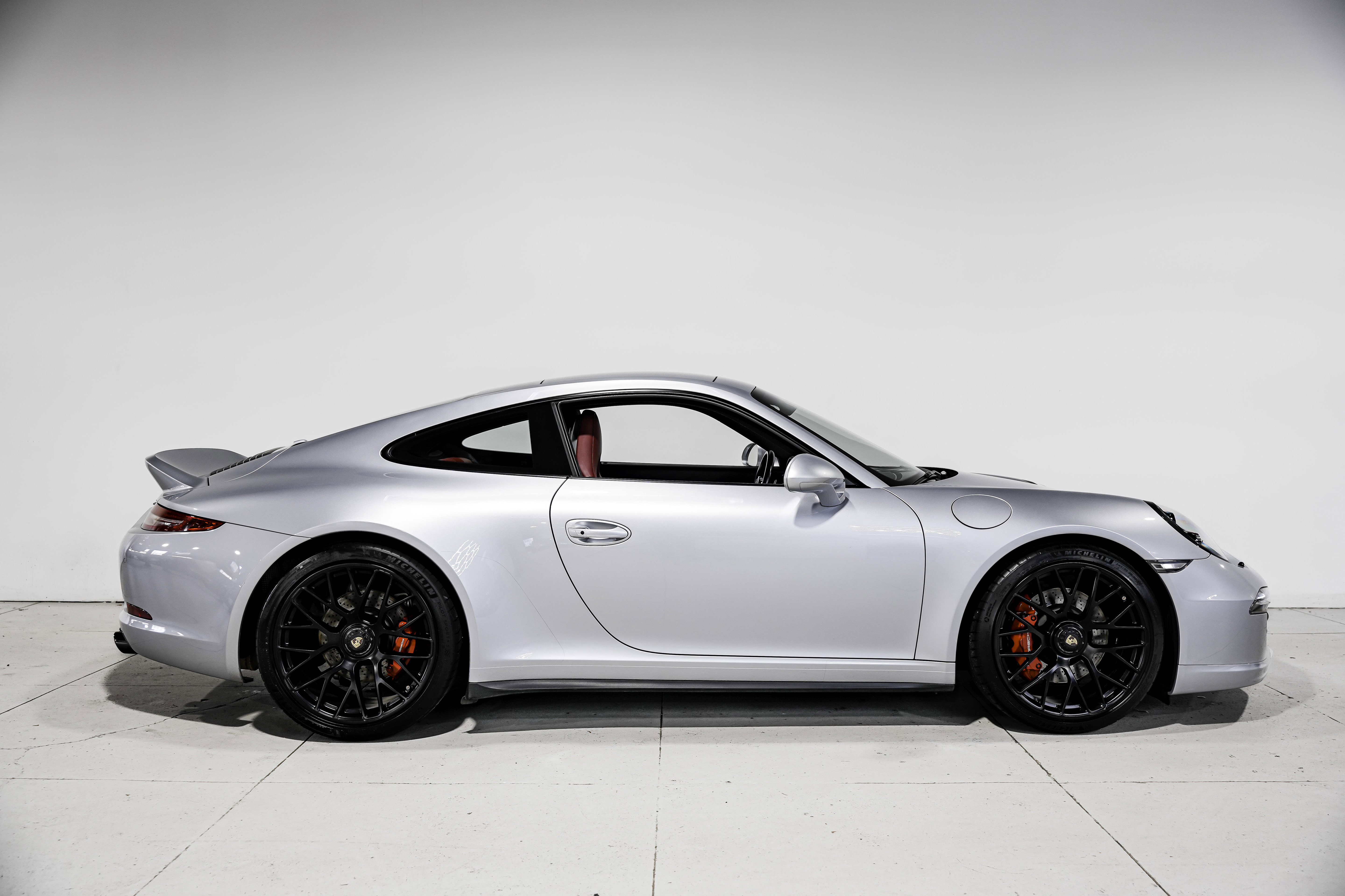 Used 2016 Porsche 911 Carrera GTS image 2