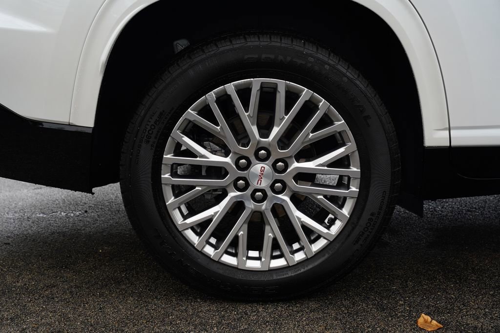 Used 2024 GMC Acadia Denali image 11