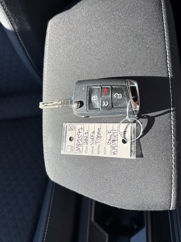 Used 2021 Volkswagen Tiguan S image 33
