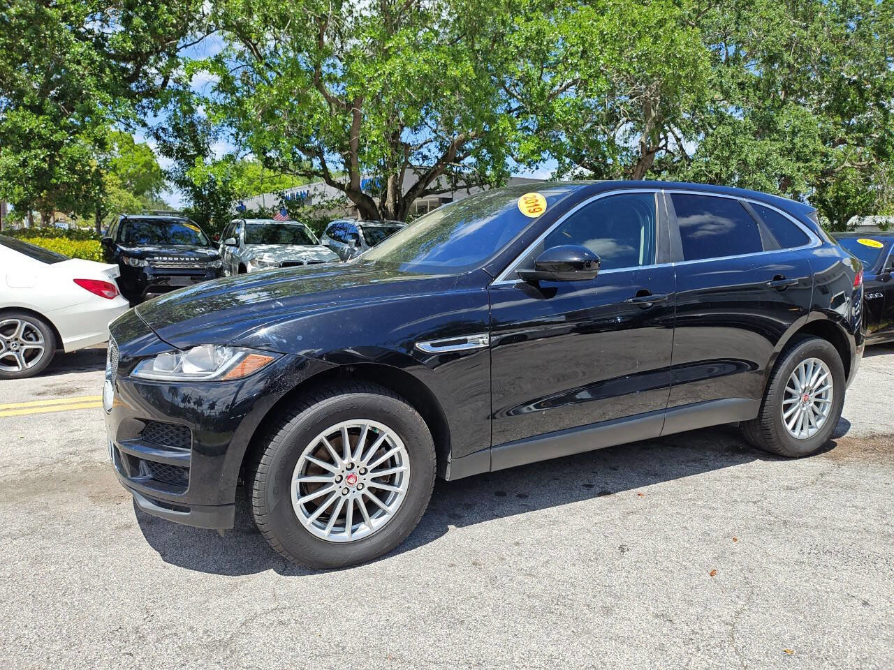 Used 2019 Jaguar F-PACE AWD/4WD image 2