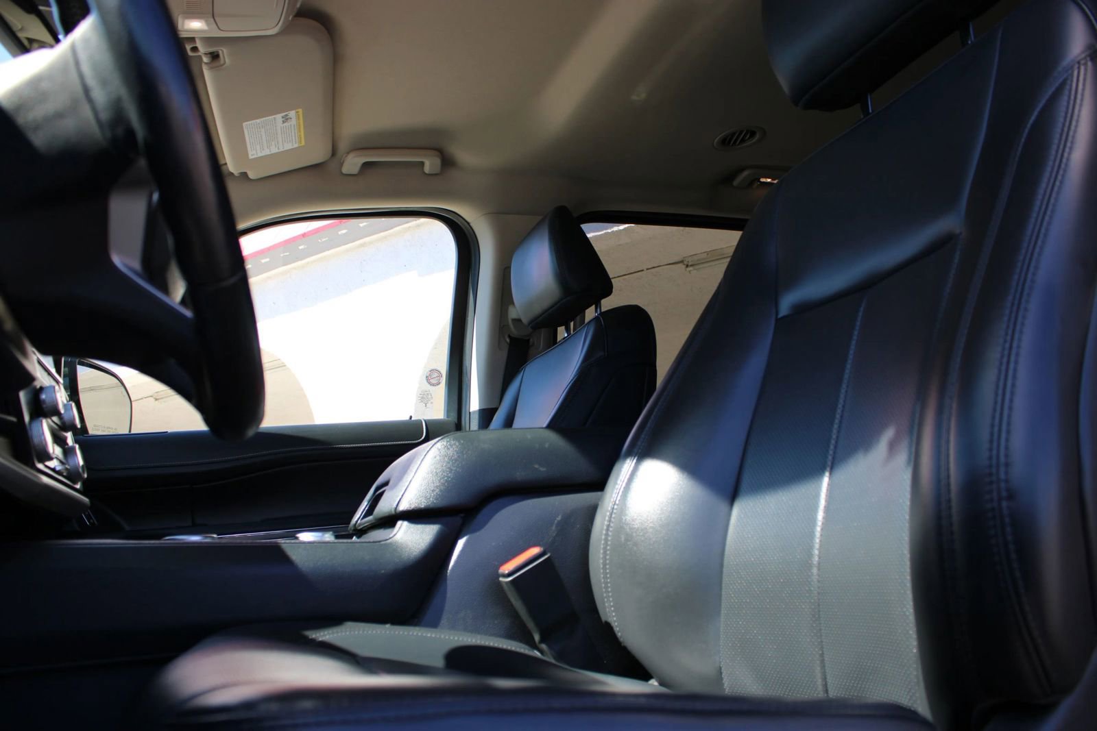 Used 2023 Ford Expedition Max XLT image 12