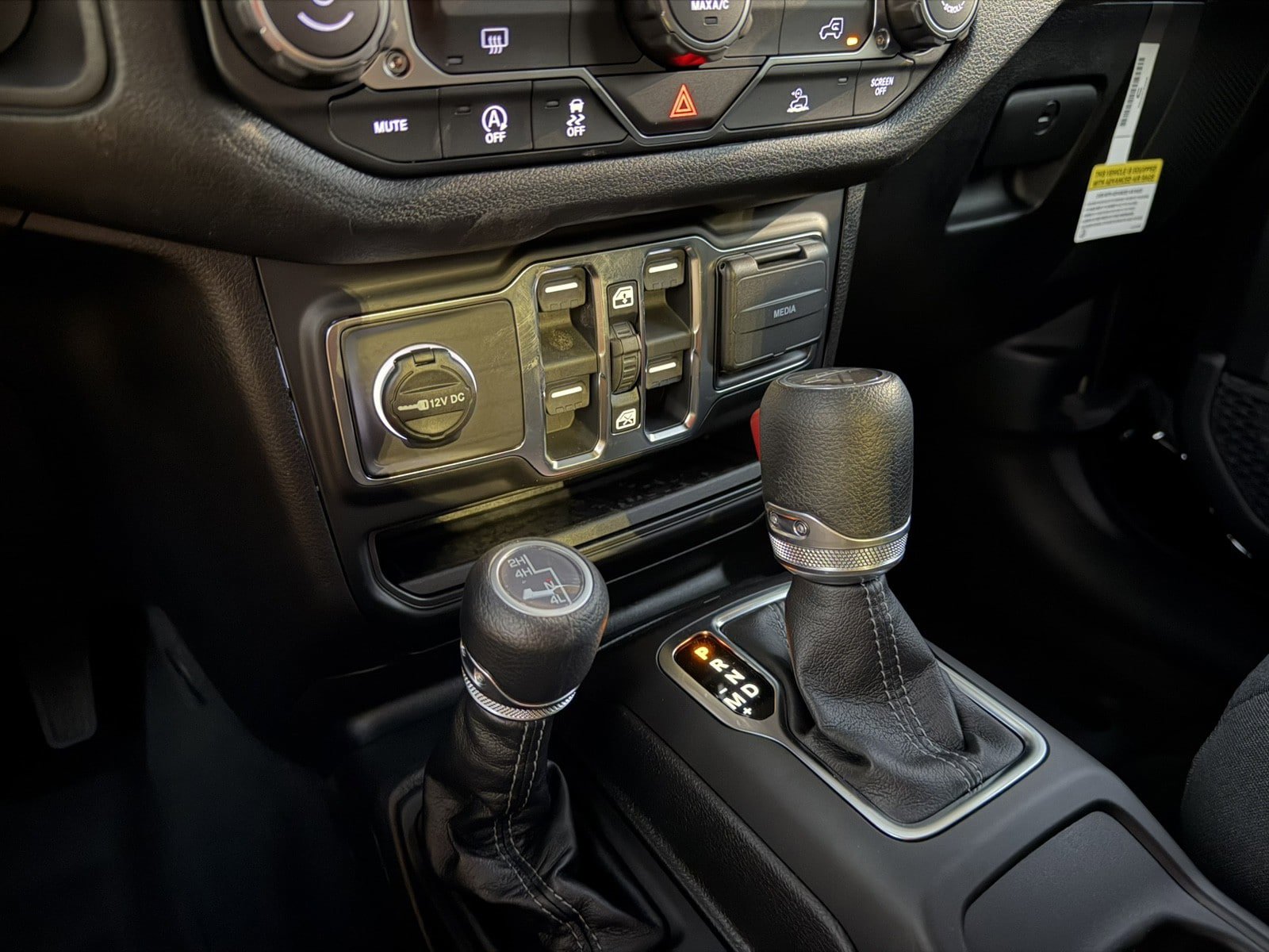 New 2026 Jeep Gladiator Sport AWD/4WD image 21
