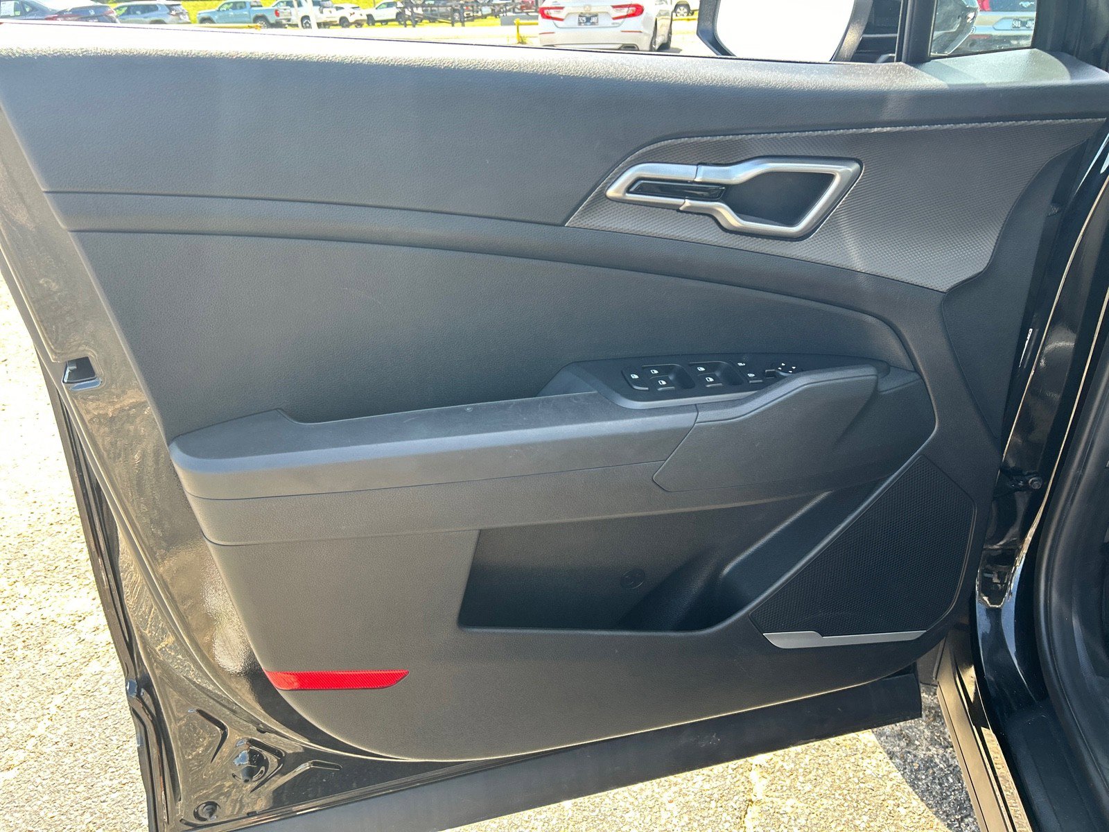 Used 2025 Kia Sportage LX FWD image 20