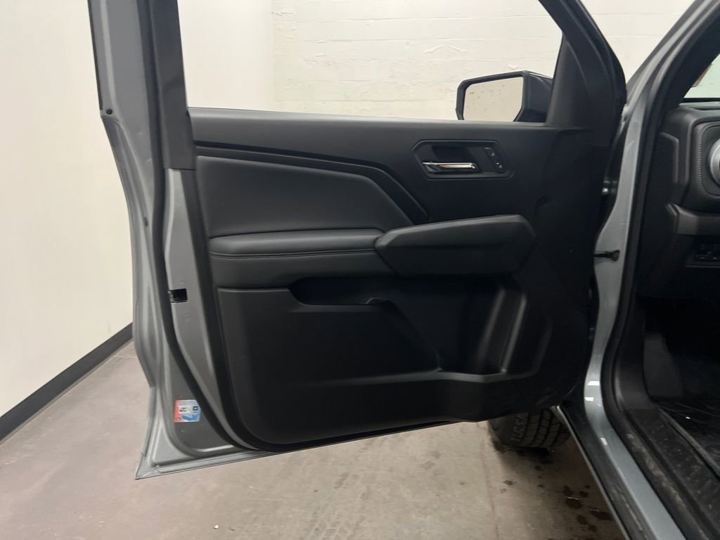 Used 2024 Chevrolet Colorado LT w/ LT Convenience Package II image 11