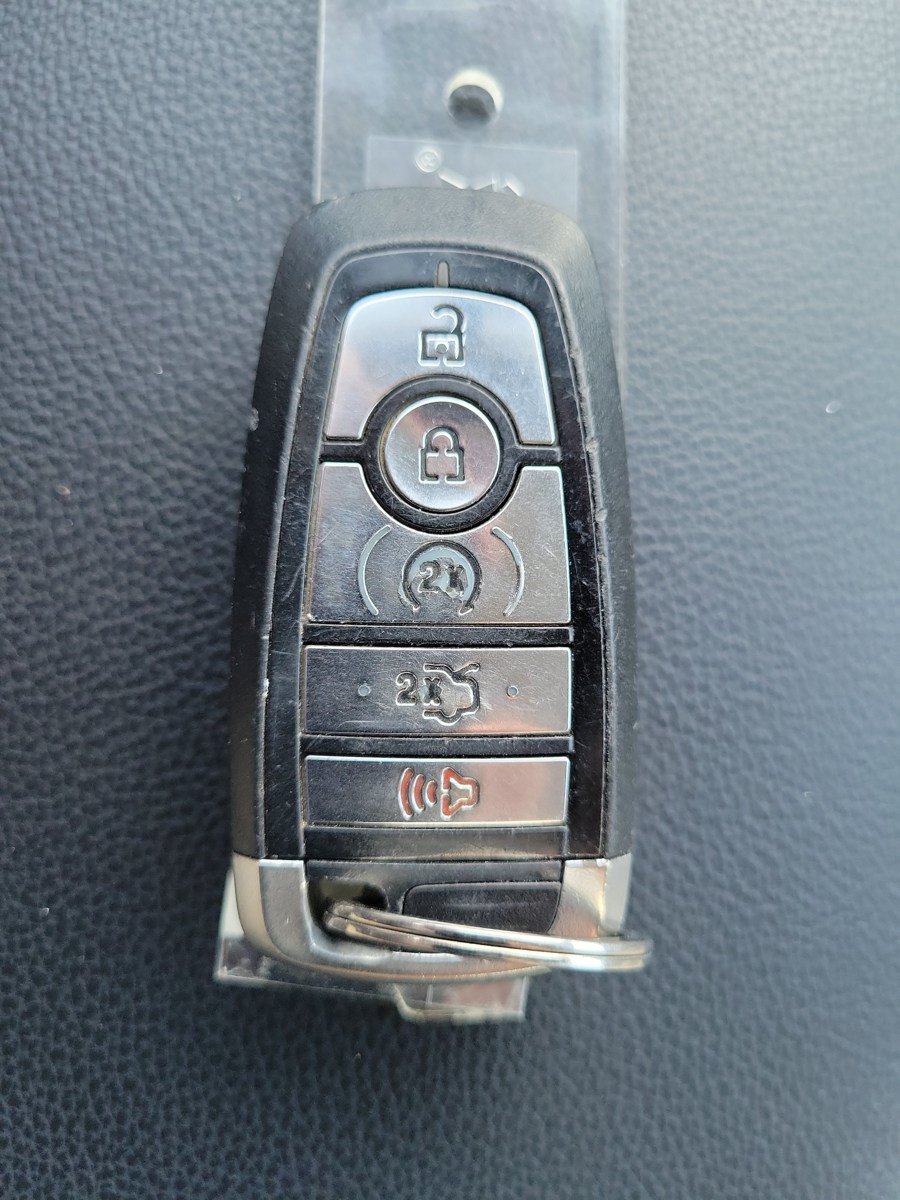 Used 2019 Ford Fusion SEL FWD image 34