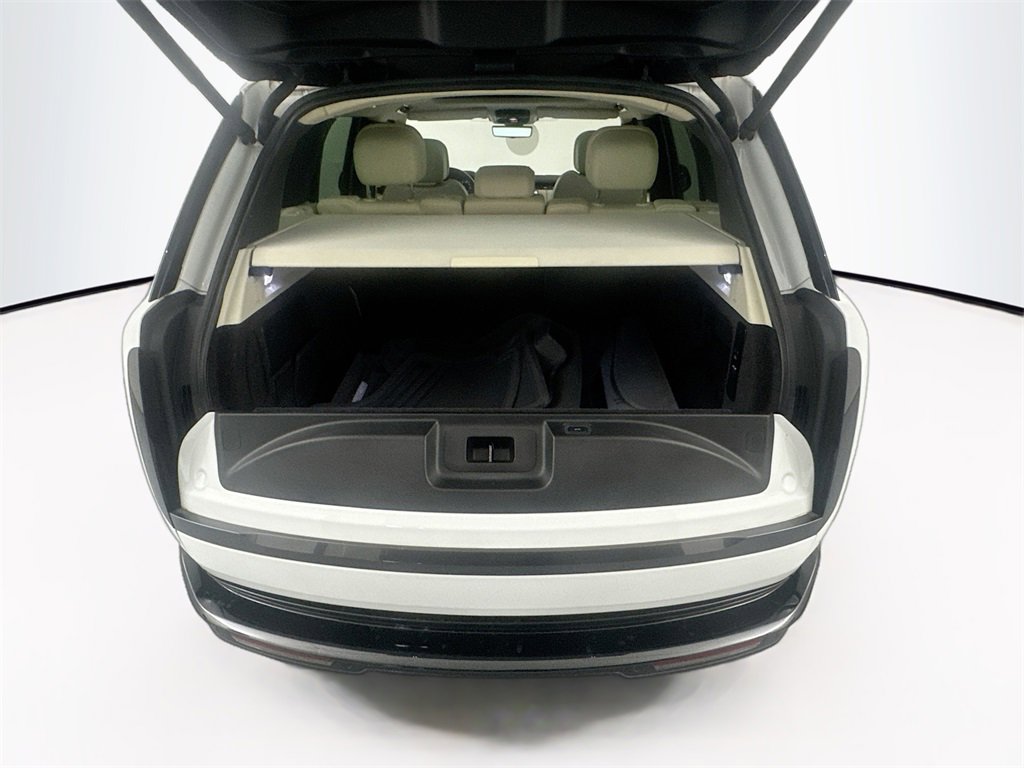 Used 2023 Land Rover Range Rover SE image 26