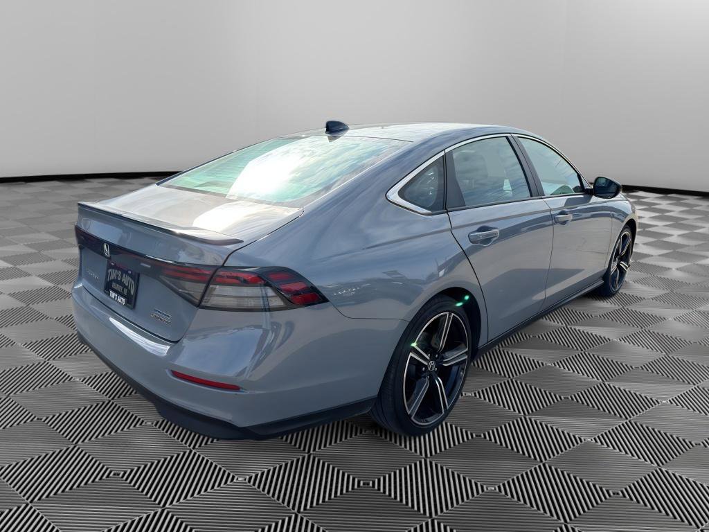 Used 2025 Honda Accord Sport image 3