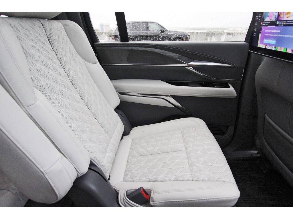 Used 2025 Cadillac Escalade IQ Sport 1 w/ Smart Trailering package image 11