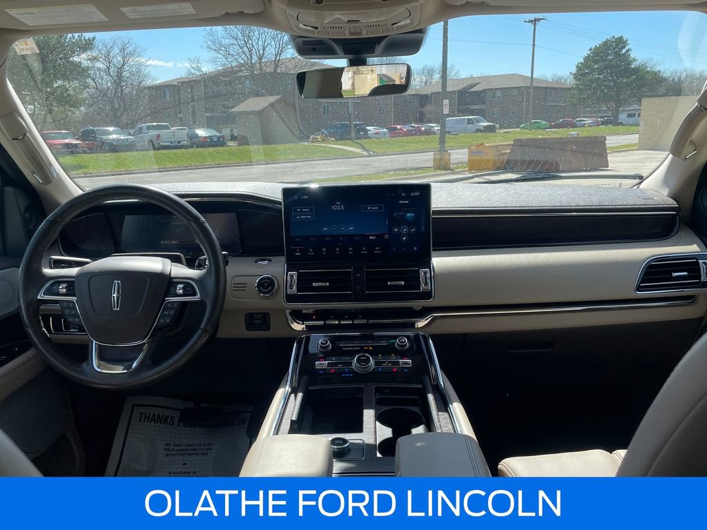 Certified 2023 Lincoln Navigator L Reserve image 16