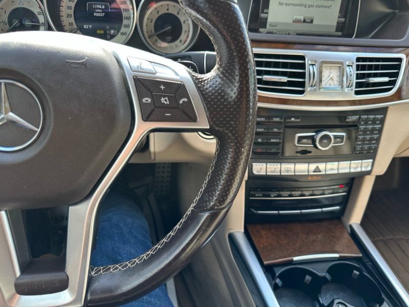 Used 2014 Mercedes-Benz E 550 4MATIC Sedan image 14
