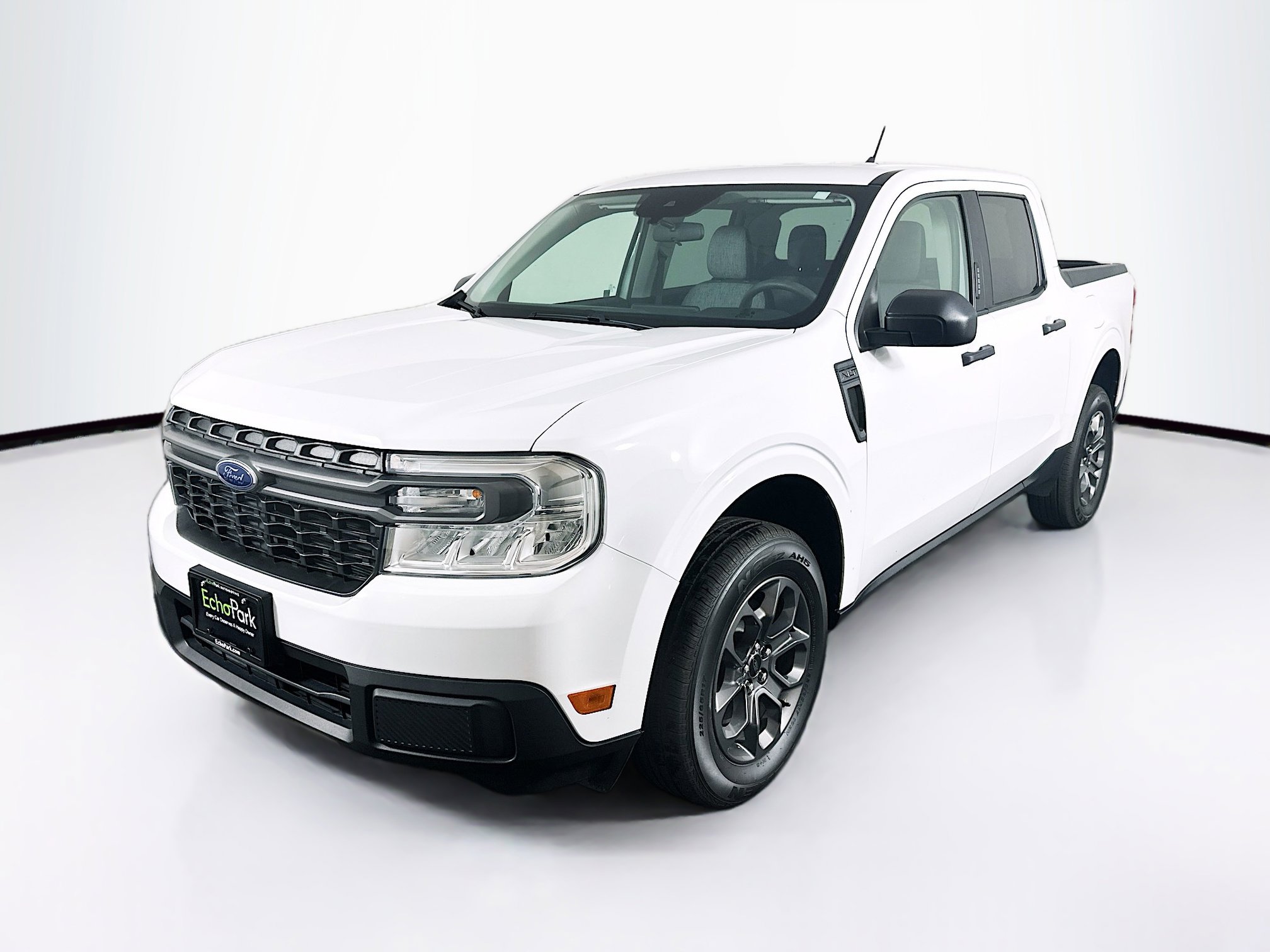 Used 2023 Ford Maverick XLT image 3