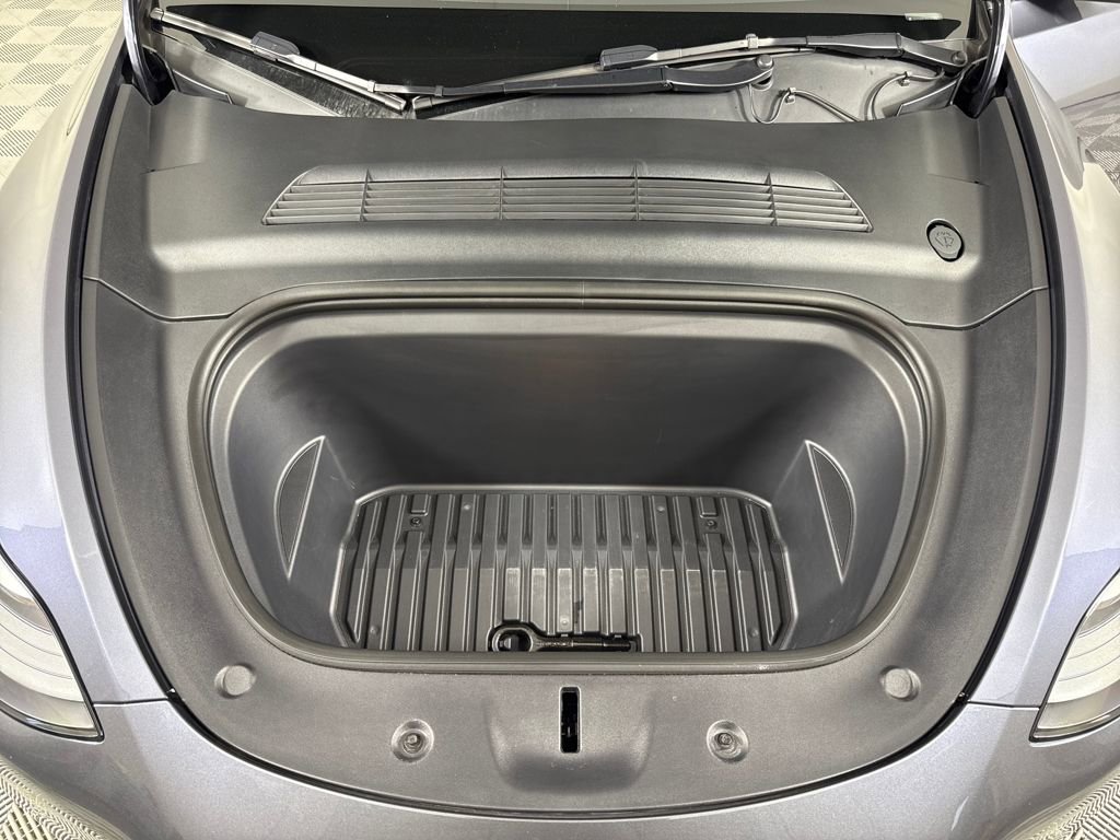 Used 2022 Tesla Model Y Performance image 9